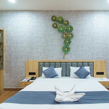 Satyabhama Inn Pathara Bagian luar foto