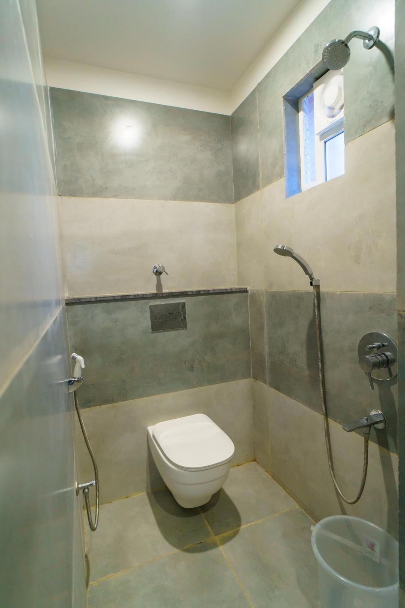 Satyabhama Inn Pathara Bagian luar foto