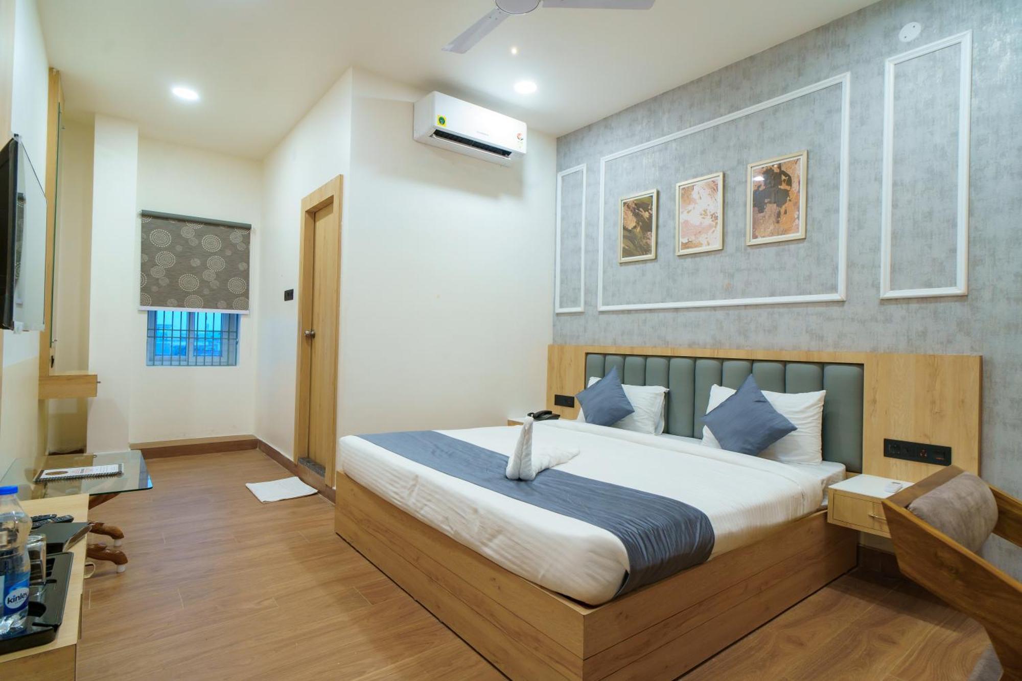 Satyabhama Inn Pathara Bagian luar foto