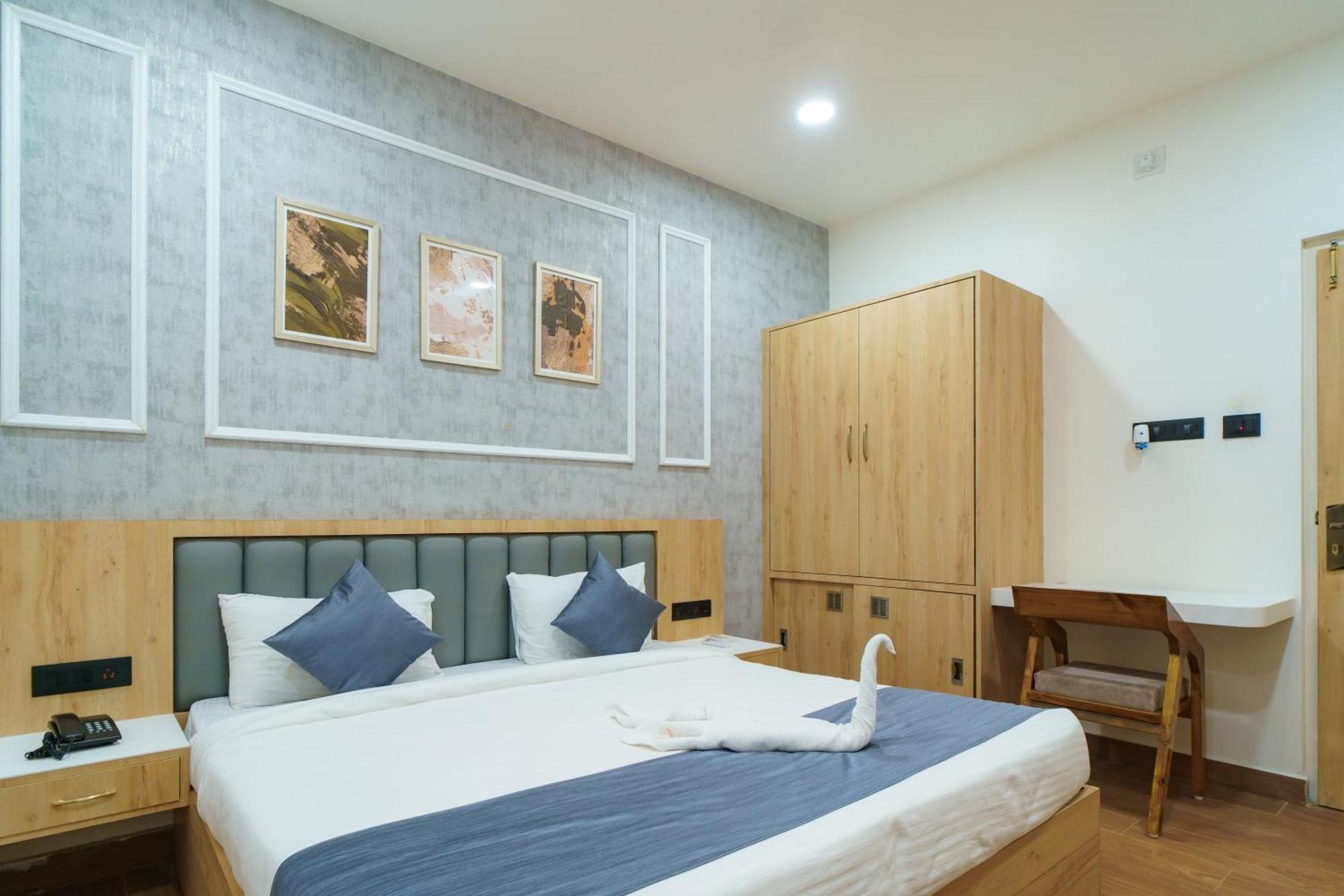 Satyabhama Inn Pathara Bagian luar foto